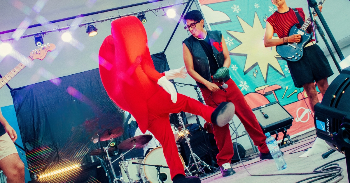 Oscar dlc perverso single peru (1)